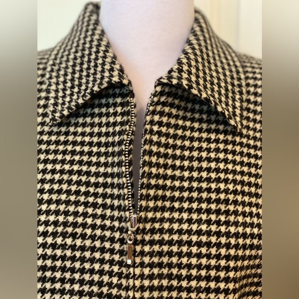 Lauren Women’s Jacket. Cream and Black check. Zippered front and pockets. Wool. - Picture 4 of 5